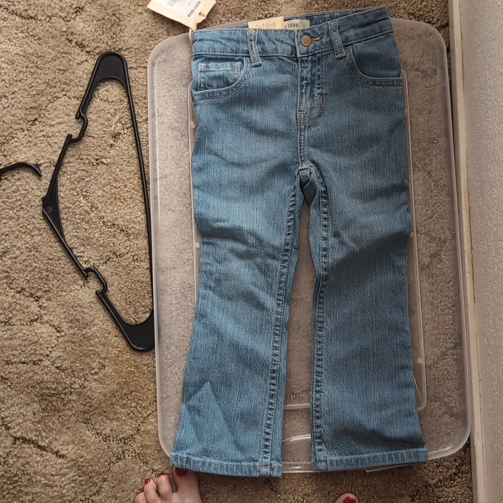 Jeans - Picture 2 of 3